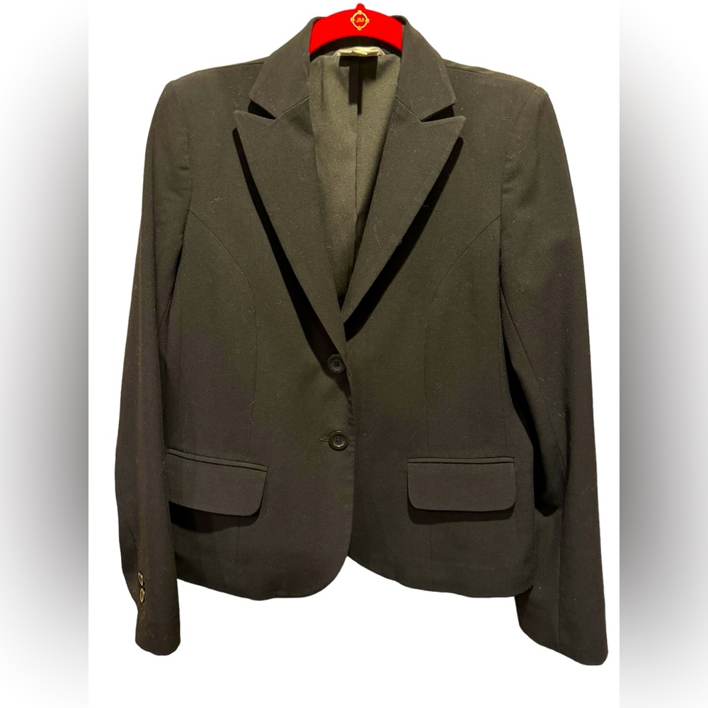 Mini Maternity- Formal black blazer for women with 2 front bouttons.